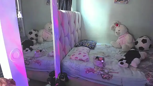 Snapshot of KittyKlum chatting on March 2, 2026, 4:58 pm KittyKlum online show from March 2, 2026, 4:58 pm