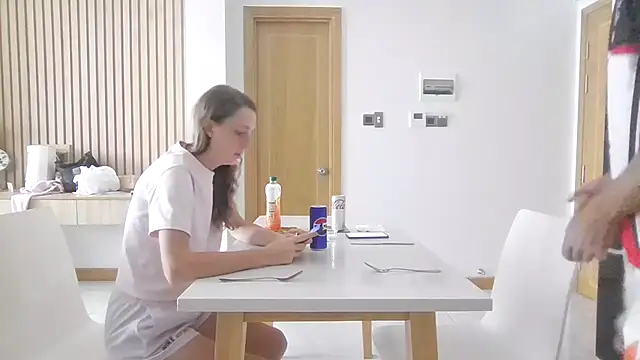 Snapshot of SweetSexySub chatting on October 19, 2025, 8:39 am SweetSexySub online show from October 19, 2025, 8:39 am