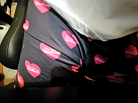 hornyBee1993 online show from February 21, 2025, 3:43 pm