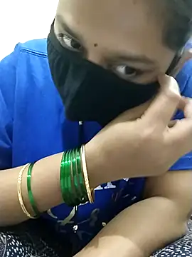 Snapshot of Kashish_18 chatting on December 17, 2025, 8:08 am Kashish 18 online show from December 17, 2025, 8:08 am