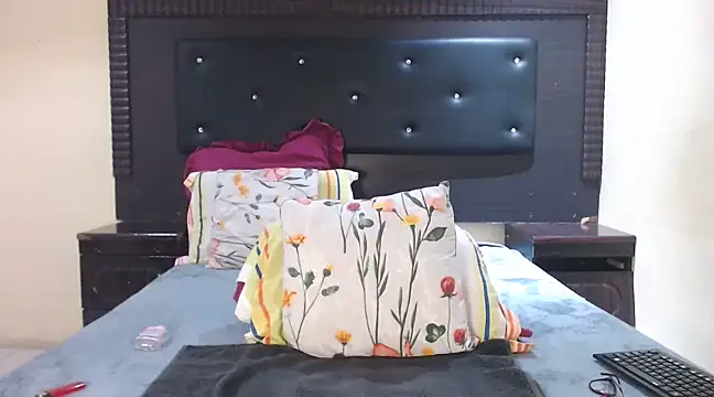 Snapshot of DarkDivva24 chatting on February 22, 2025, 11:13 pm DarkDivva24 online show from February 22, 2025, 11:13 pm