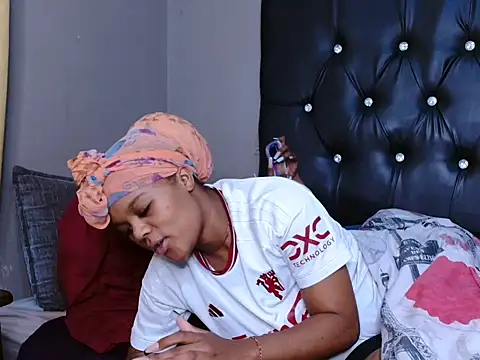 DarkDivva24 online show from March 2, 2026, 1:29 pm