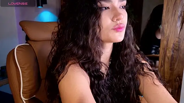 Snapshot of SeleneeEvanss chatting on November 22, 2025, 6:07 pm SeleneeEvanss online show from November 22, 2025, 6:07 pm