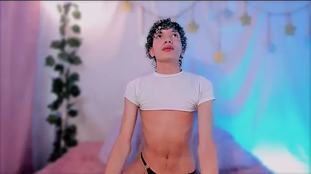 Snapshot of Im_Alejo chatting on October 21, 2025, 1:27 am Im Alejo online show from October 21, 2025, 1:27 am