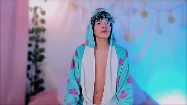 Snapshot of Im_Alejo chatting on October 15, 2025, 1:04 am Im Alejo online show from October 15, 2025, 1:04 am