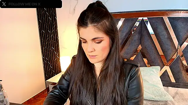 Snapshot of Amara_vega chatting on November 25, 2025, 2:17 pm Amara vega online show from November 25, 2025, 2:17 pm