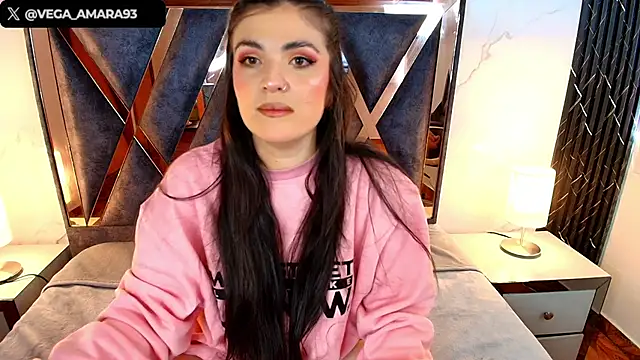 Snapshot of Amara_vega chatting on November 18, 2025, 12:41 pm Amara vega online show from November 18, 2025, 12:41 pm