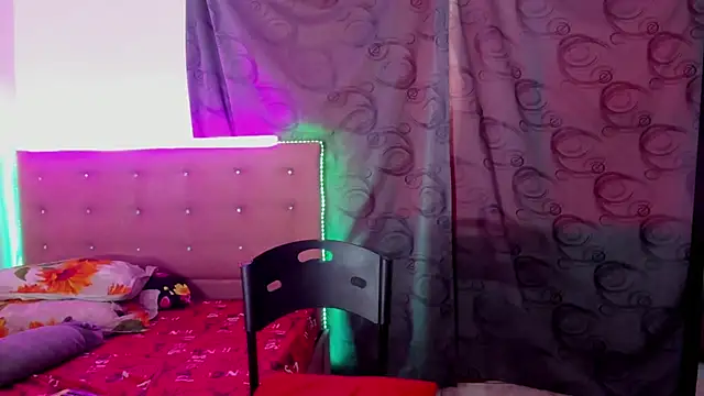 Snapshot of khandyzBlum chatting on November 9, 2025, 5:39 pm khandyzBlum online show from November 9, 2025, 5:39 pm