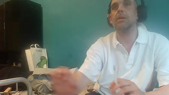 YouWantMe666 online show from May 20, 2026, 4:37 pm