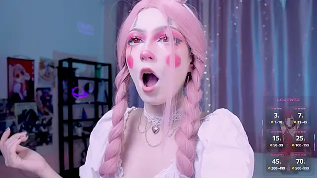 Snapshot of Carolina_Leep chatting on September 16, 2025, 4:30 pm Carolina Leep online show from September 16, 2025, 4:30 pm