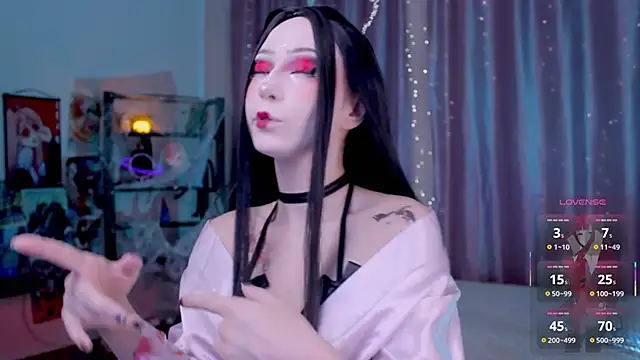 Snapshot of Carolina_Leep chatting on October 28, 2025, 1:32 pm Carolina Leep online show from October 28, 2025, 1:32 pm