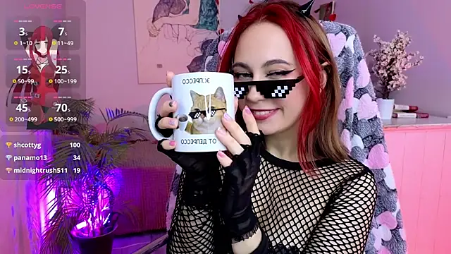 Snapshot of Carolina_Leep chatting on February 26, 2025, 3:21 pm Carolina Leep online show from February 26, 2025, 3:21 pm