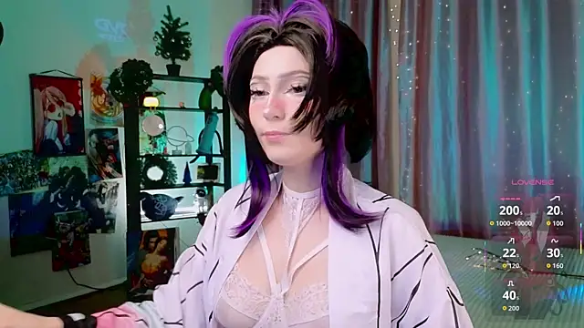 Snapshot of Carolina_Leep chatting on December 18, 2025, 1:37 pm Carolina Leep online show from December 18, 2025, 1:37 pm