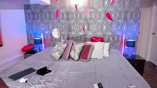 Snapshot of NaomiAsha chatting on February 17, 2026, 3:37 am NaomiAsha online show from February 17, 2026, 3:37 am