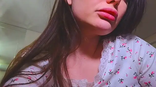 Snapshot of Sandrikta chatting on December 13, 2025, 10:16 pm Sandrikta online show from December 13, 2025, 10:16 pm