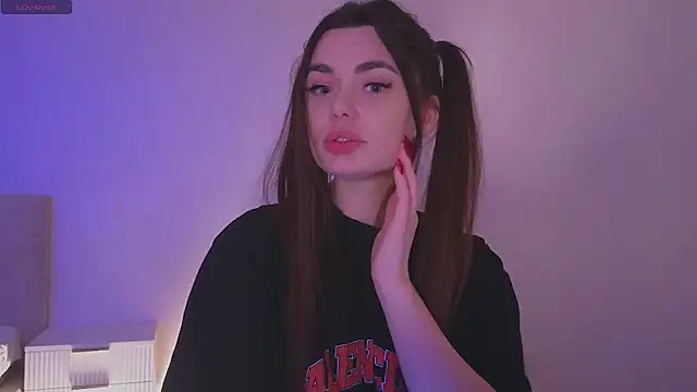 Snapshot of Sandrikta chatting on February 19, 2025, 11:46 pm Sandrikta online show from February 19, 2025, 11:46 pm