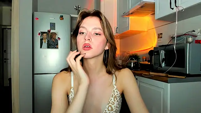 Snapshot of Niky__Jess chatting on February 26, 2025, 5:21 pm Niky Jess online show from February 26, 2025, 5:21 pm