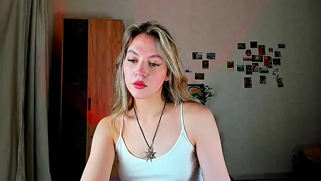 Snapshot of Niky__Jess chatting on December 17, 2024, 8:34 am Niky Jess online show from December 17, 2024, 8:34 am