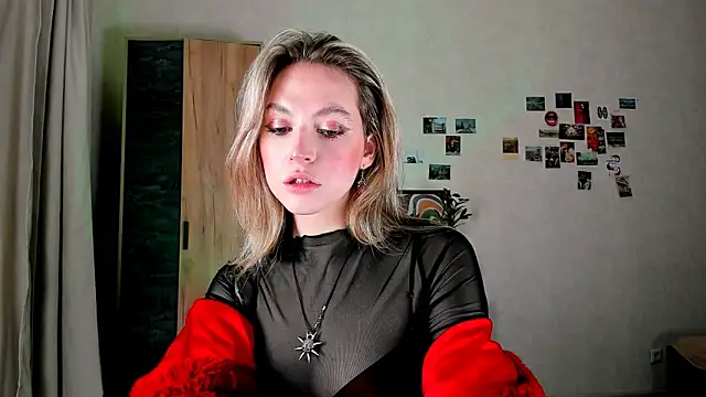 Snapshot of Niky__Jess chatting on December 19, 2024, 2:24 pm Niky Jess online show from December 19, 2024, 2:24 pm