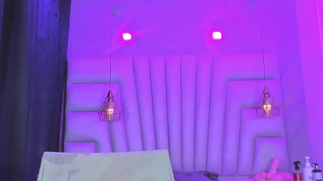 AngelaaCute  online show from April 9, 2026, 12:11 pm