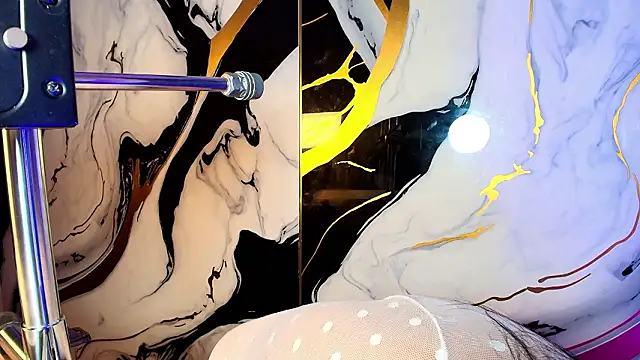 Lizz Tender online show from February 9, 2026, 1:09 pm