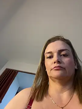 Taniabonet online show from February 20, 2026, 10:55 pm