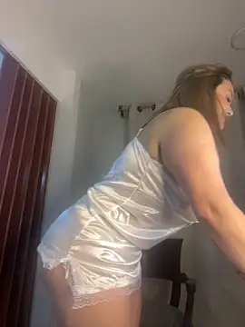 Taniabonet online show from February 25, 2026, 12:00 am