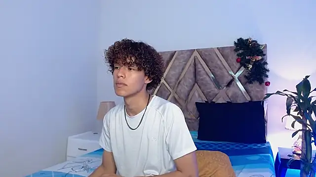 Snapshot of nickolas_moon chatting on December 26, 2024, 3:42 pm nickolas moon online show from December 26, 2024, 3:42 pm