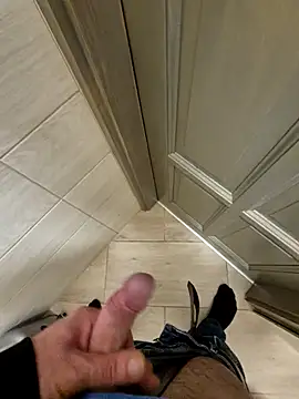 kisbiro77777 online show from November 15, 2025, 7:56 am