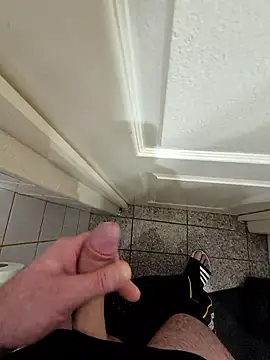 kisbiro77777 online show from January 18, 2026, 10:18 am