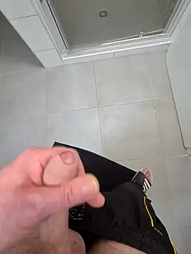 kisbiro77777 online show from April 13, 2026, 7:01 am