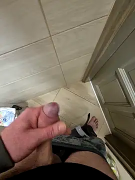 kisbiro77777 online show from April 8, 2026, 6:15 am