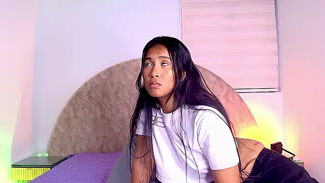 anisha x online show from February 25, 2026, 7:14 pm