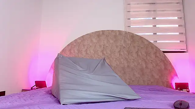 Snapshot of anisha_x chatting on November 24, 2025, 7:25 pm anisha x online show from November 24, 2025, 7:25 pm