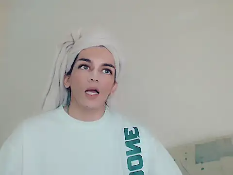 kimkardasha98 online show from February 25, 2026, 12:11 am