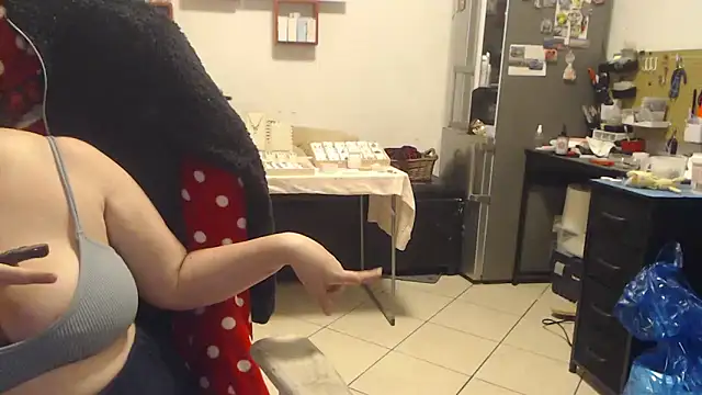 valerysexy online show from October 31, 2025, 11:11 pm