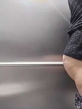 Snapshot of Squirtdream707 chatting on February 19, 2025, 8:10 pm Squirtdream707 online show from February 19, 2025, 8:10 pm