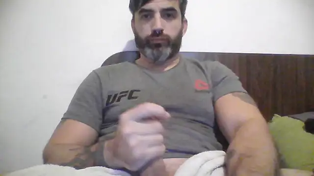 ozzypsico13 online show from May 27, 2026, 2:30 am