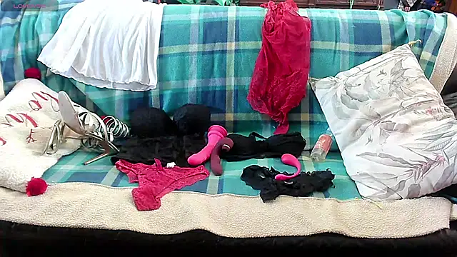 LauraMonolo online show from March 27, 2026, 12:28 pm