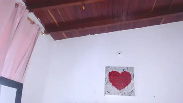 Amara Red online show from November 7, 2025, 3:38 pm