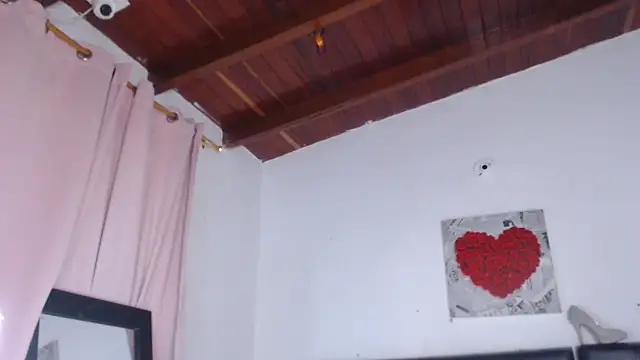 Amara Red online show from November 19, 2025, 11:10 am