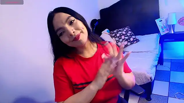 loren tits24 online show from May 15, 2026, 8:18 pm