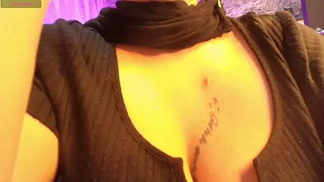 loren tits24 online show from February 18, 2026, 9:55 pm