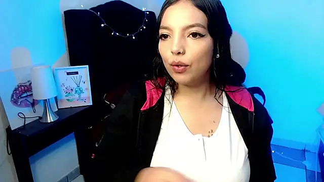 Snapshot of loren_tits24 chatting on July 9, 2026, 7:13 pm loren tits24 online show from July 9, 2026, 7:13 pm