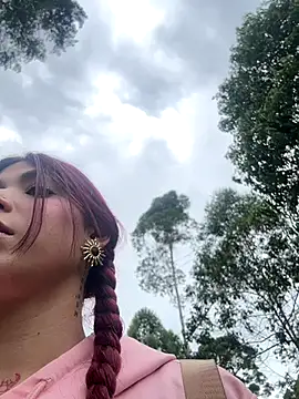 Snapshot of AnnyCherry_ chatting on November 5, 2025, 6:22 pm AnnyCherry online show from November 5, 2025, 6:22 pm