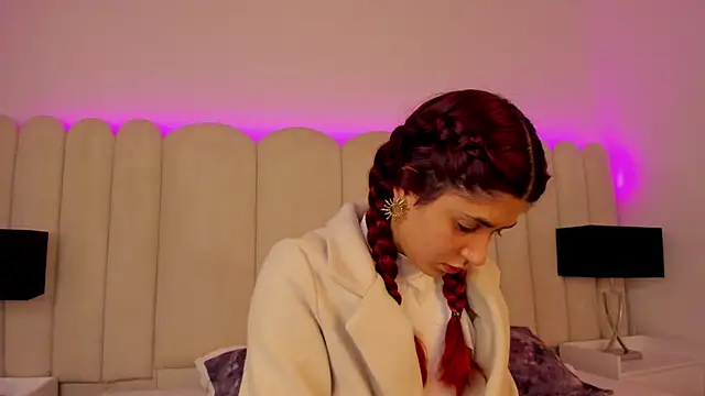 Snapshot of AnnyCherry_ chatting on November 6, 2025, 6:23 pm AnnyCherry online show from November 6, 2025, 6:23 pm