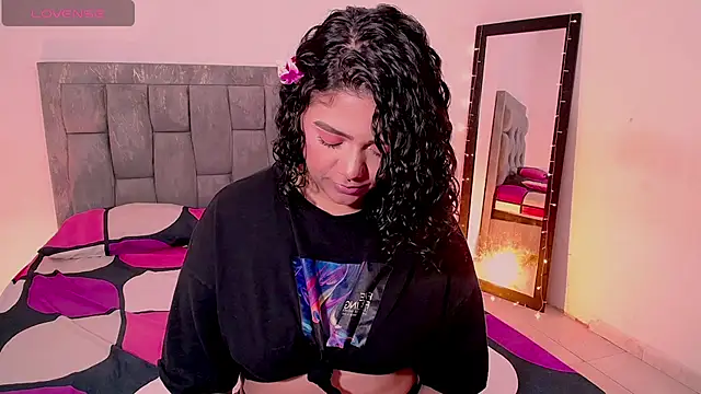 DIANEE 01 online show from March 25, 2026, 9:57 pm