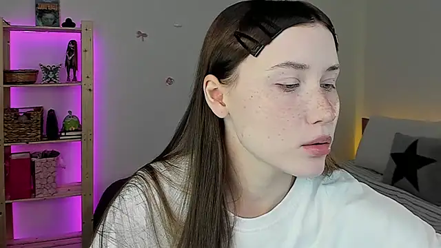 Stella Sunny online show from April 28, 2026, 11:42 pm