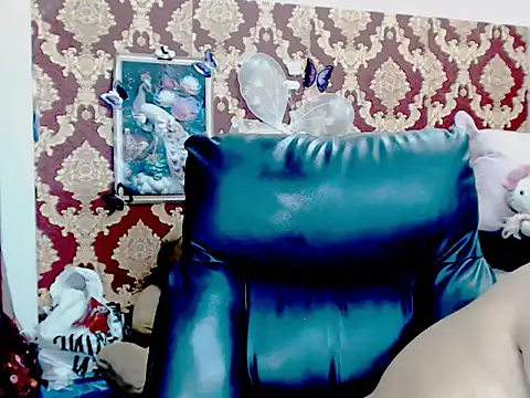 Snapshot of Indiancatz2 chatting on November 12, 2025, 4:55 pm Indiancatz2 online show from November 12, 2025, 4:55 pm