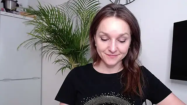 Snapshot of AliciaDesire chatting on February 19, 2025, 3:16 pm AliciaDesire online show from February 19, 2025, 3:16 pm